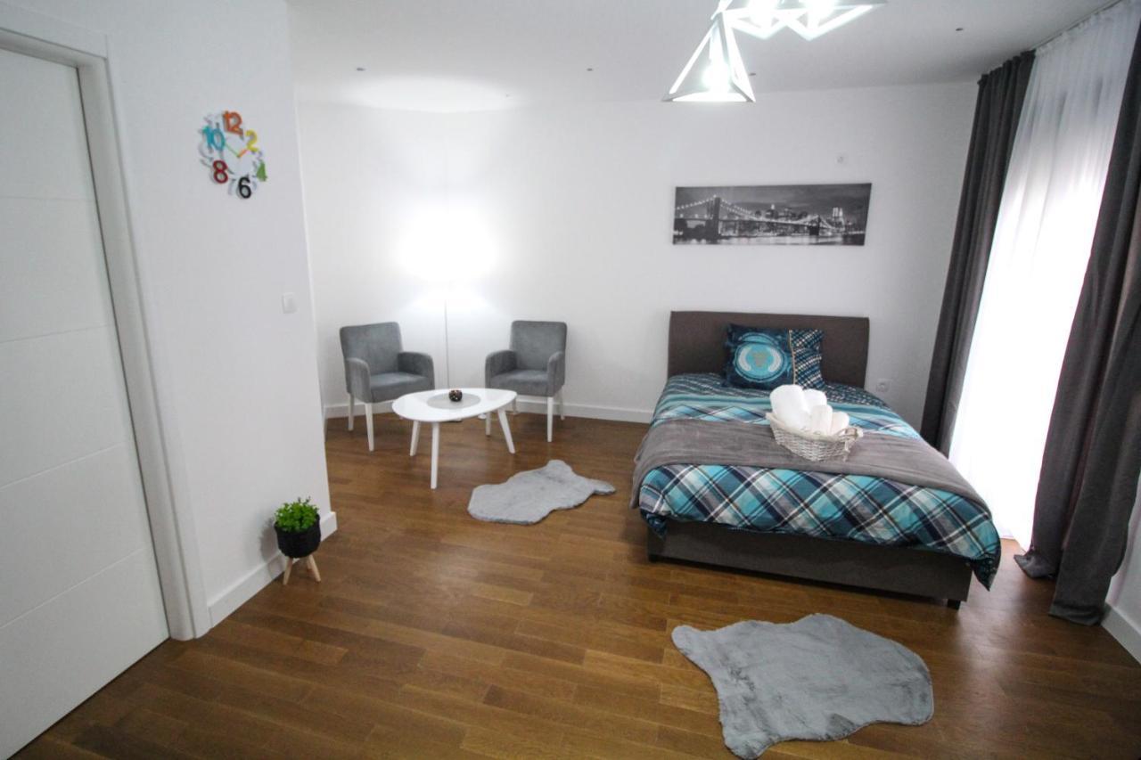 Aria Apartmani 포드고리차 외부 사진